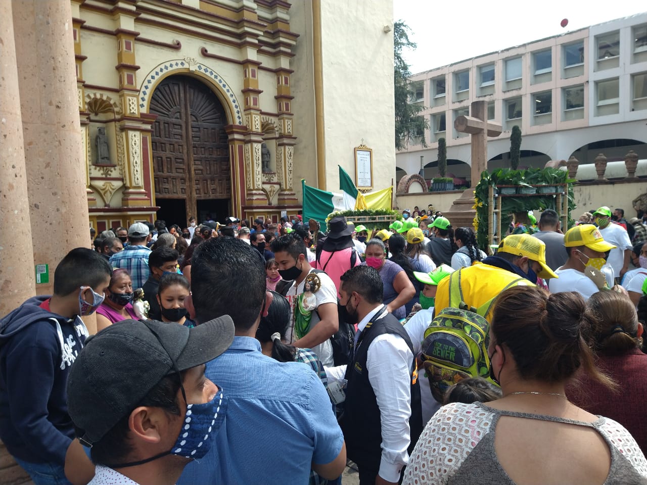 Festejan feligreses a San Judas Tadeo en la Santa Veracruz de Toluca -  Heraldo del Estado de México