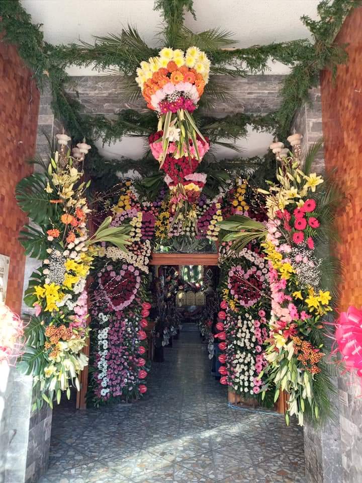 Un mill n de flores adornan iglesia en Tenancingo, esperan pocos visitantes  este a o