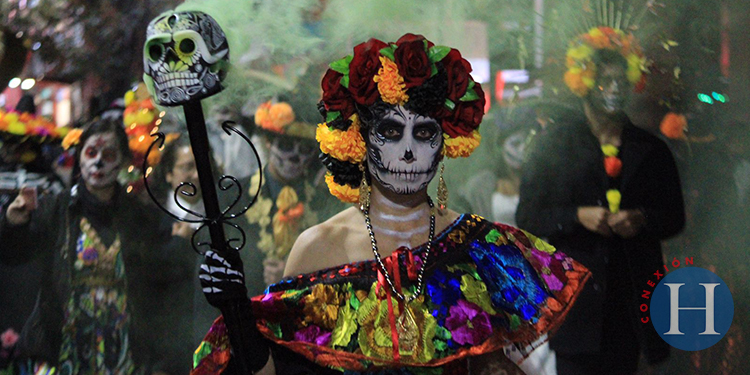 Color y tradición invadió a Toluca con Desfile Catrineando